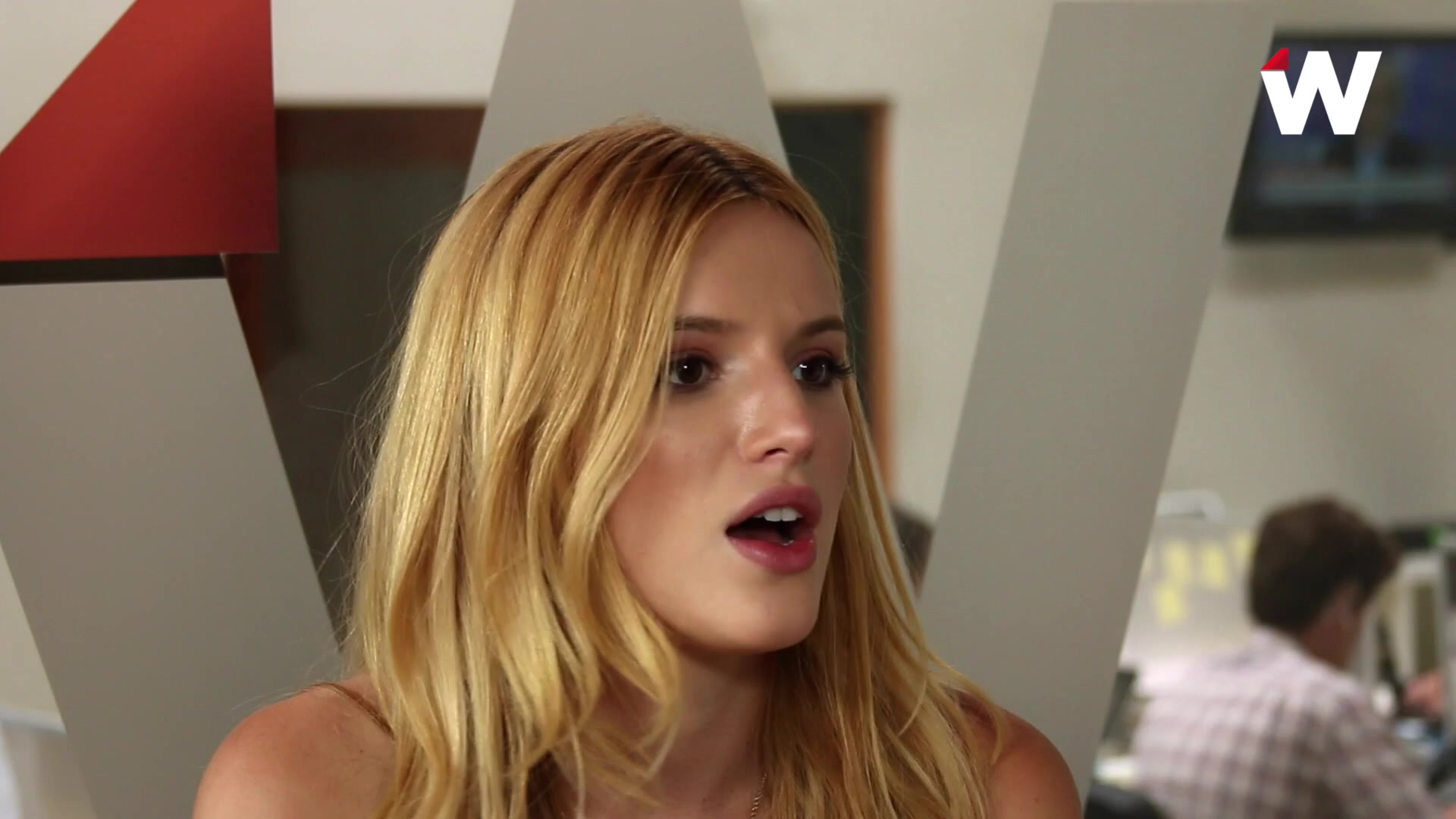 bellathornedaily_thewrap15_000163.jpg