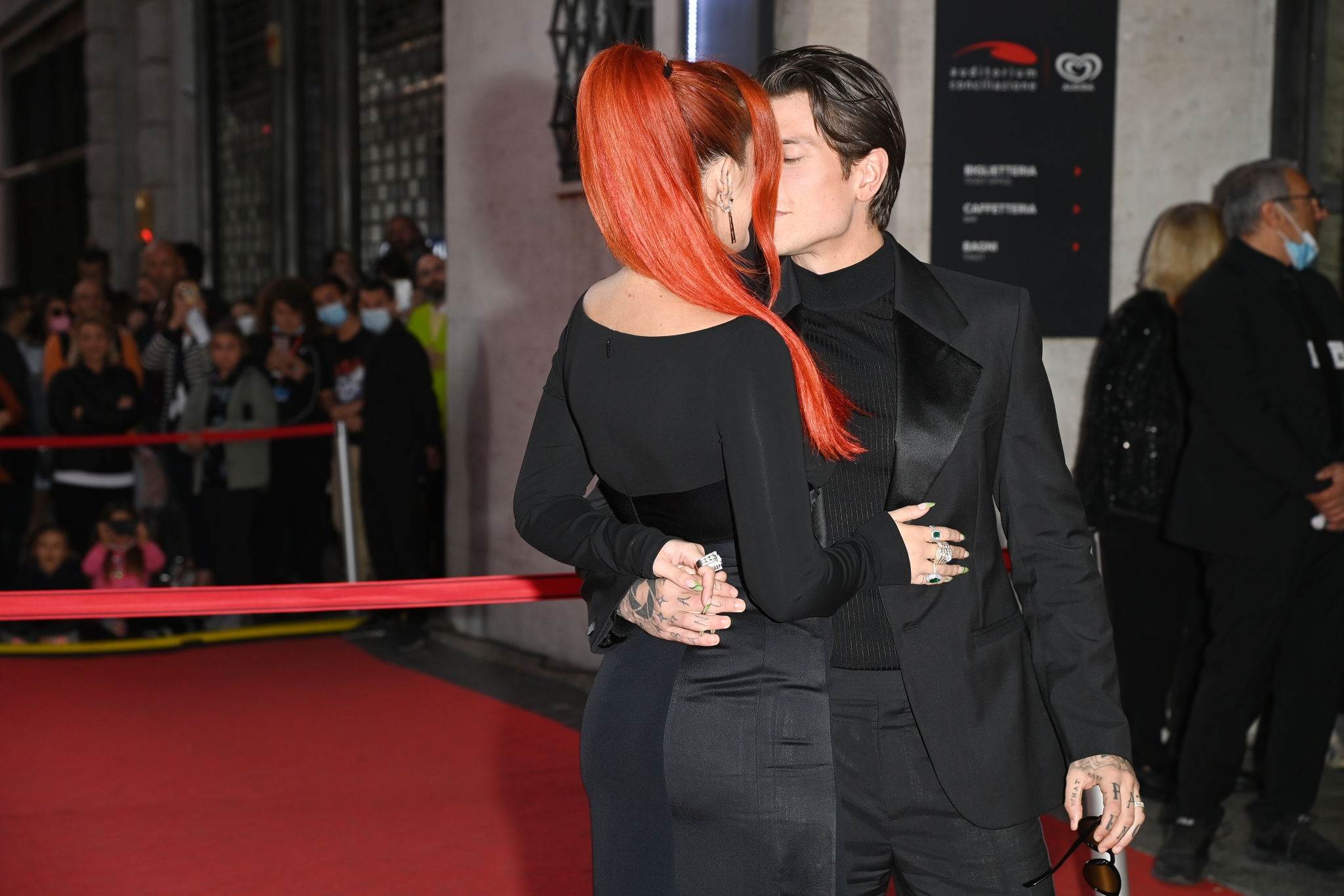 bellathornedaily_timeisup_premiere_redcarpet_rome_286229.jpg