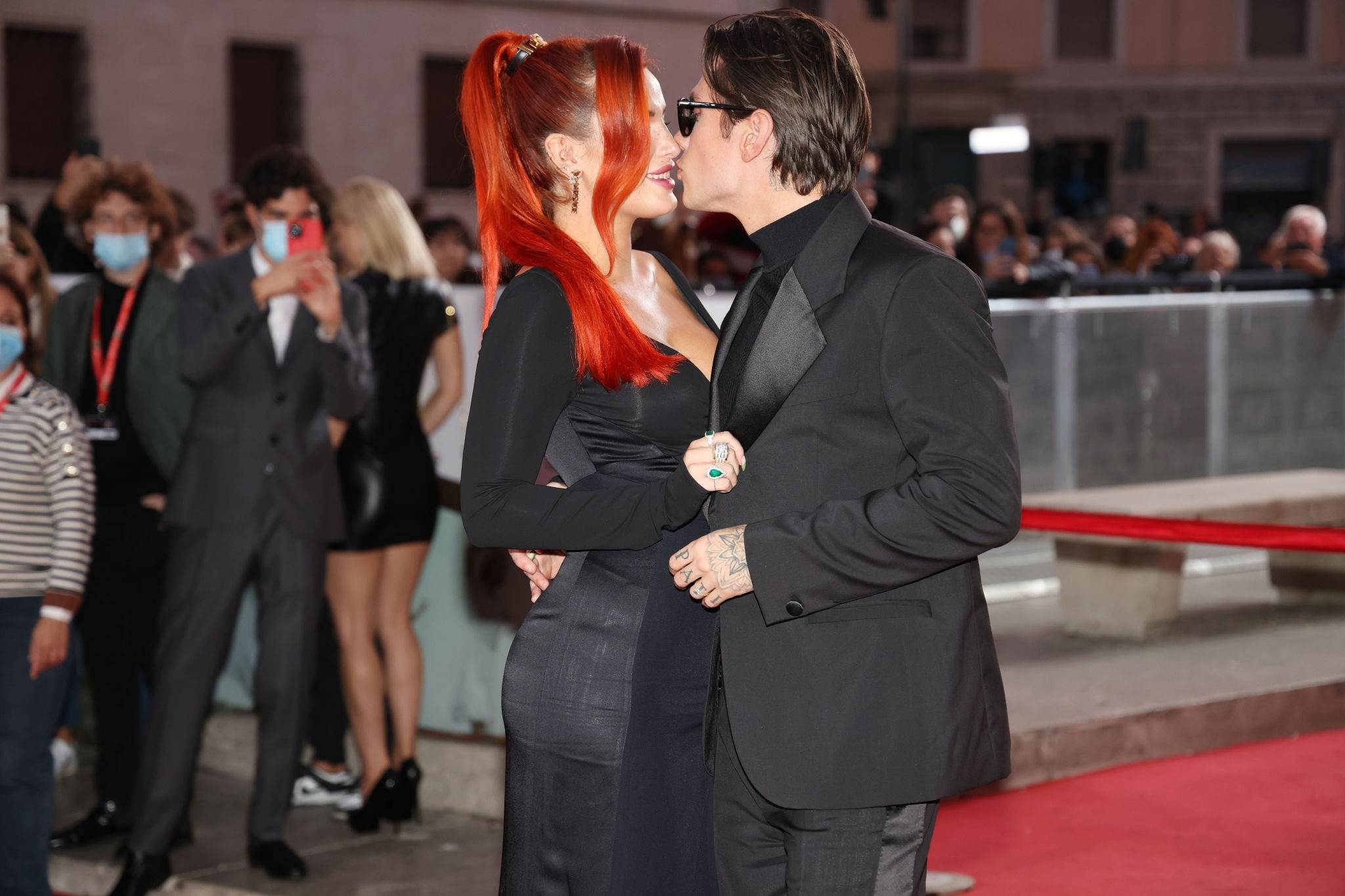 bellathornedaily_timeisup_premiere_redcarpet_rome_286529.jpg