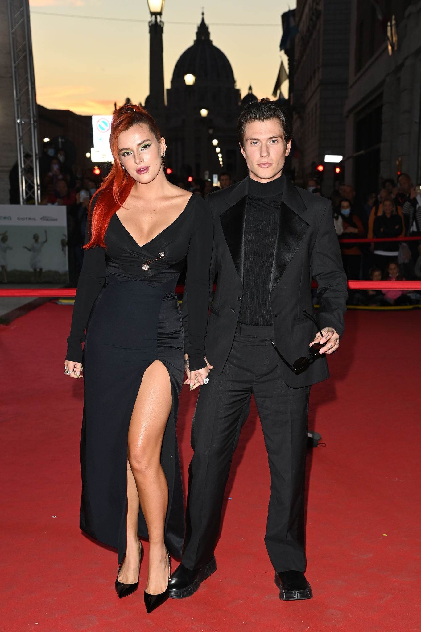 bellathornedaily_timeisup_premiere_redcarpet_rome_287329.jpg