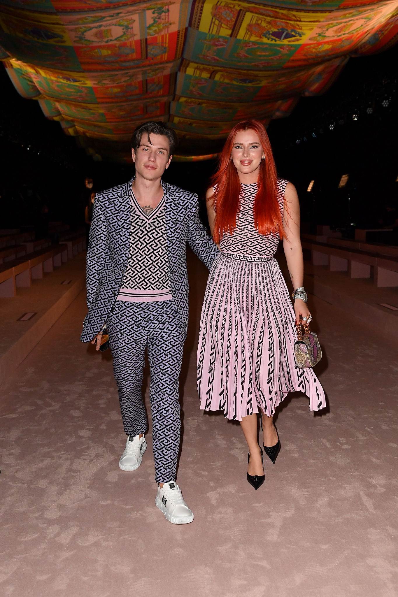 bellathornedaily_versaceshow_milan_28129.jpg
