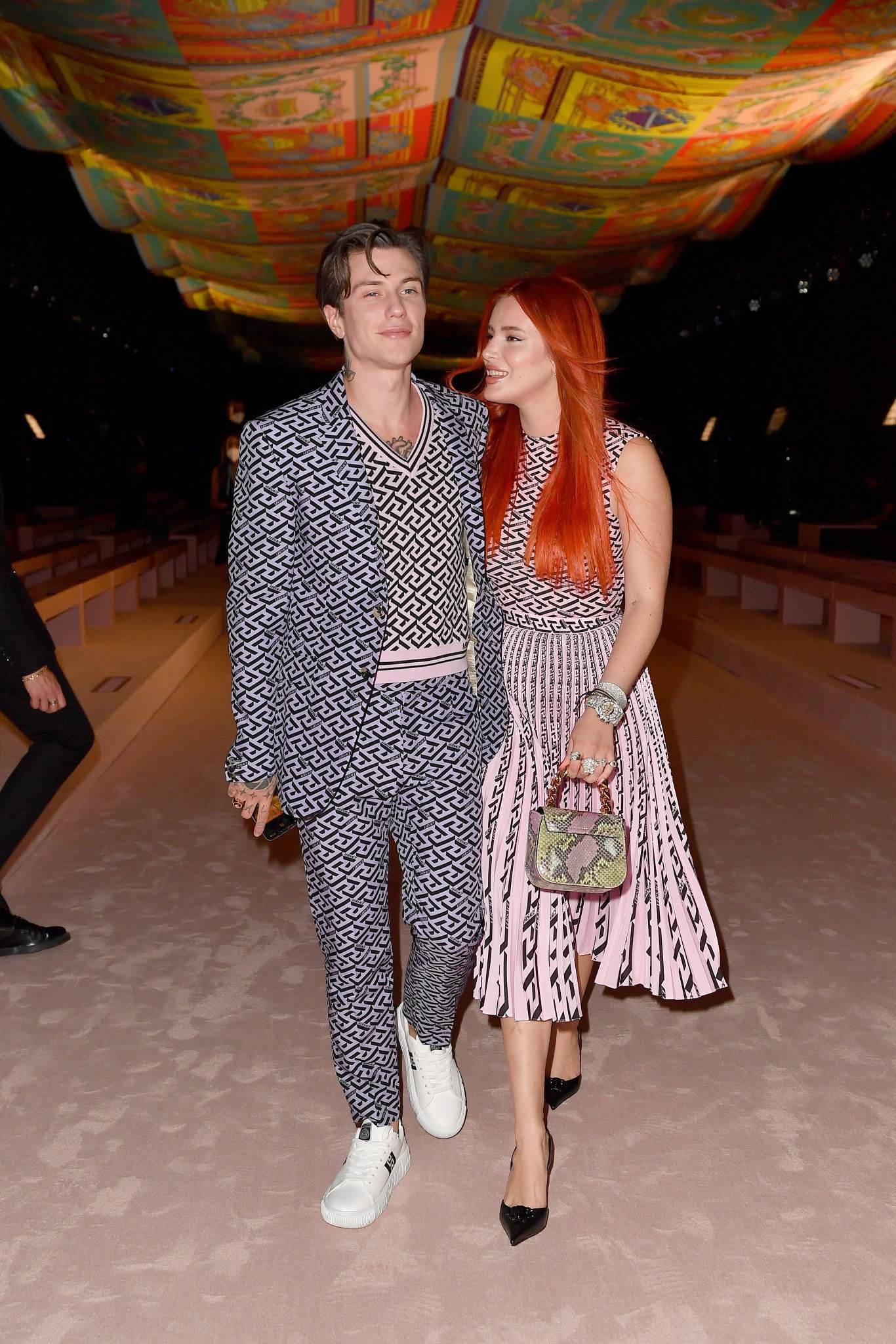 bellathornedaily_versaceshow_milan_28229.jpg