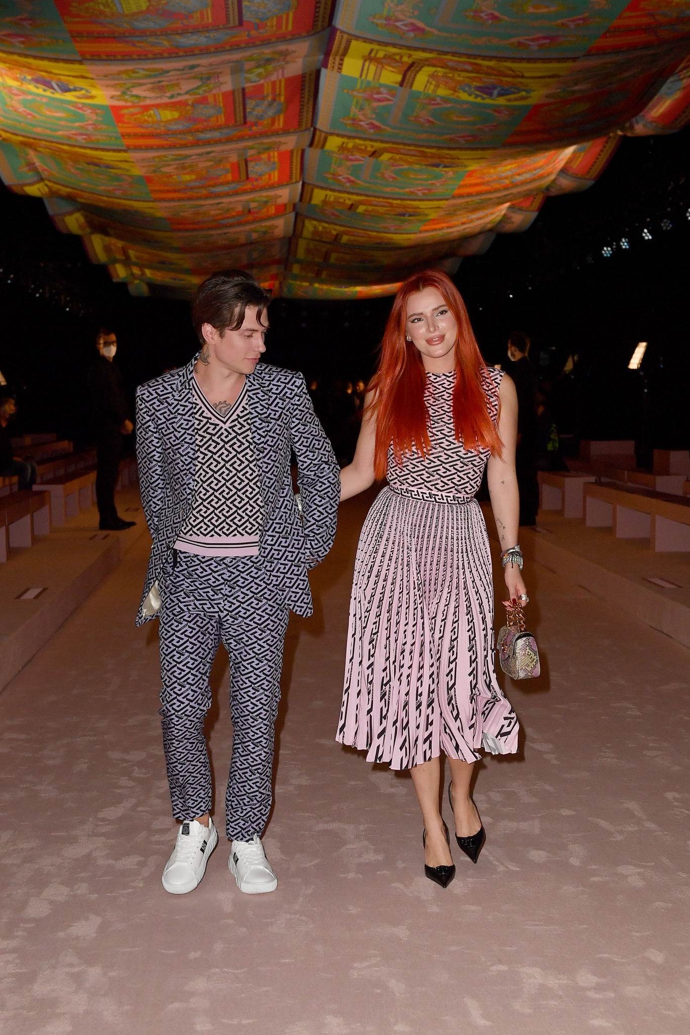 bellathornedaily_versaceshow_milan_28529.jpg