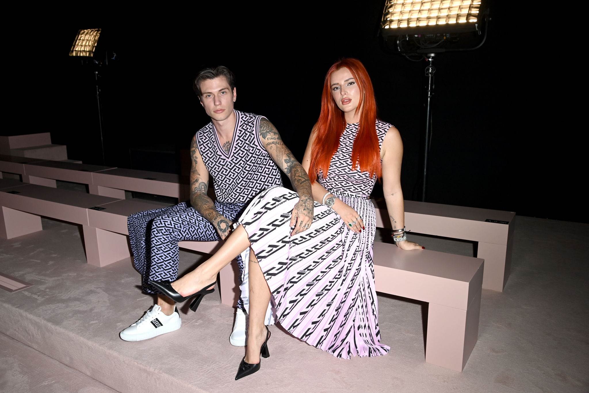bellathornedaily_versaceshow_milan_28729.jpg