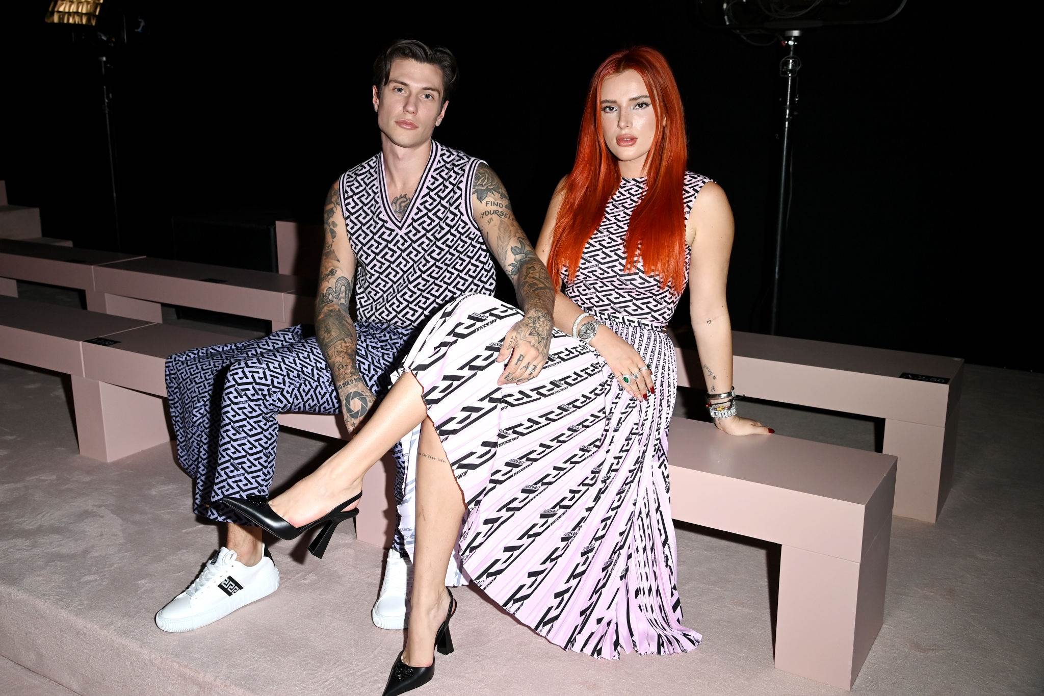 bellathornedaily_versaceshow_milan_28829.jpg