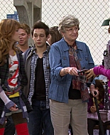 Shake_It_Up_S01E01_1080p_BTD_000251.jpg