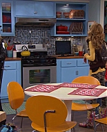 Shake_It_Up_S01E01_1080p_BTD_000545.jpg