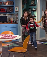 Shake_It_Up_S01E01_1080p_BTD_000643.jpg