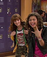 Shake_It_Up_S01E01_1080p_BTD_000785.jpg