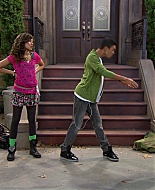 Shake_It_Up_S01E01_1080p_BTD_001246.jpg