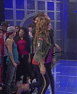 Shake_It_Up_S01E01_1080p_BTD_001873.jpg
