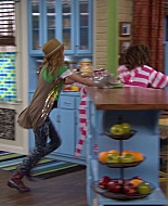 Shake_It_Up_S01E01_1080p_BTD_002522.jpg