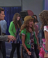 Shake_It_Up_S01E01_1080p_BTD_002999.jpg