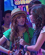Shake_It_Up_S01E01_1080p_BTD_003072.jpg