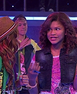 Shake_It_Up_S01E01_1080p_BTD_003076.jpg