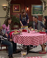 Shake_It_Up_S01E02_1080p_BTD_002057.jpg