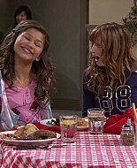 Shake_It_Up_S01E02_1080p_BTD_002256.jpg