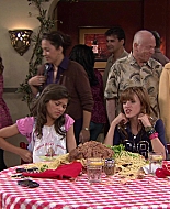 Shake_It_Up_S01E02_1080p_BTD_002677.jpg