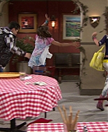 Shake_It_Up_S01E02_1080p_BTD_002873.jpg