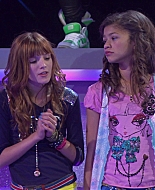 Shake_It_Up_S01E02_1080p_BTD_003038.jpg