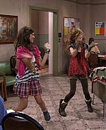 Shake_It_Up_S01E03_1080p_BTD_000465.jpg