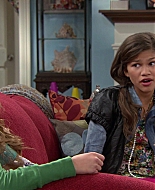 Shake_It_Up_S01E03_1080p_BTD_001377.jpg