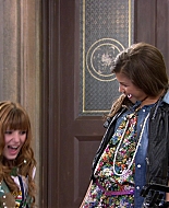 Shake_It_Up_S01E03_1080p_BTD_001526.jpg