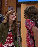 Shake_It_Up_S01E04_1080p_BTD_000527.jpg