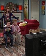 Shake_It_Up_S01E04_1080p_BTD_002331.jpg