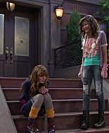 Shake_It_Up_S01E04_1080p_BTD_002616.jpg