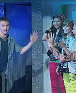 Shake_It_Up_S01E05_1080p_BTD_000220.jpg