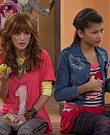 Shake_It_Up_S01E05_1080p_BTD_001403.jpg