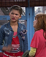 Shake_It_Up_S01E05_1080p_BTD_001707.jpg