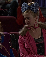 Shake_It_Up_S01E05_1080p_BTD_002353.jpg