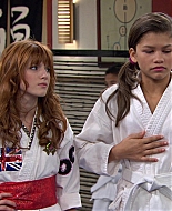 Shake_It_Up_S01E05_1080p_BTD_002744.jpg