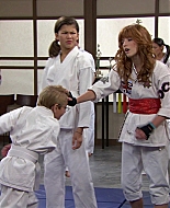 Shake_It_Up_S01E05_1080p_BTD_002918.jpg