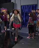 Shake_It_Up_S01E06_1080p_BTD_000546.jpg