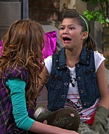 Shake_It_Up_S01E07_1080p_BTD_000572.jpg