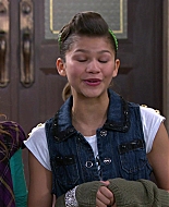 Shake_It_Up_S01E07_1080p_BTD_000647.jpg