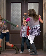 Shake_It_Up_S01E08_1080p_BTD_000091.jpg