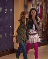 Shake_It_Up_S01E08_1080p_BTD_000546.jpg