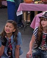 Shake_It_Up_S01E08_1080p_BTD_001328.jpg