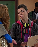 Shake_It_Up_S01E09_1080p_BTD_000495.jpg