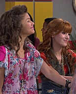 Shake_It_Up_S01E10_1080p_BTD_002994.jpg