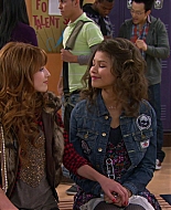 Shake_It_Up_S01E11_1080p_BTD_000716.jpg