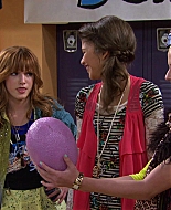 Shake_It_Up_S01E12_1080p_BTD_000831.jpg