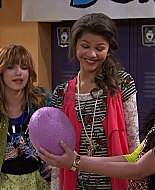 Shake_It_Up_S01E12_1080p_BTD_000835.jpg