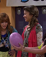 Shake_It_Up_S01E12_1080p_BTD_000837.jpg