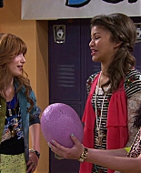 Shake_It_Up_S01E12_1080p_BTD_000839.jpg