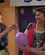 Shake_It_Up_S01E12_1080p_BTD_000847.jpg